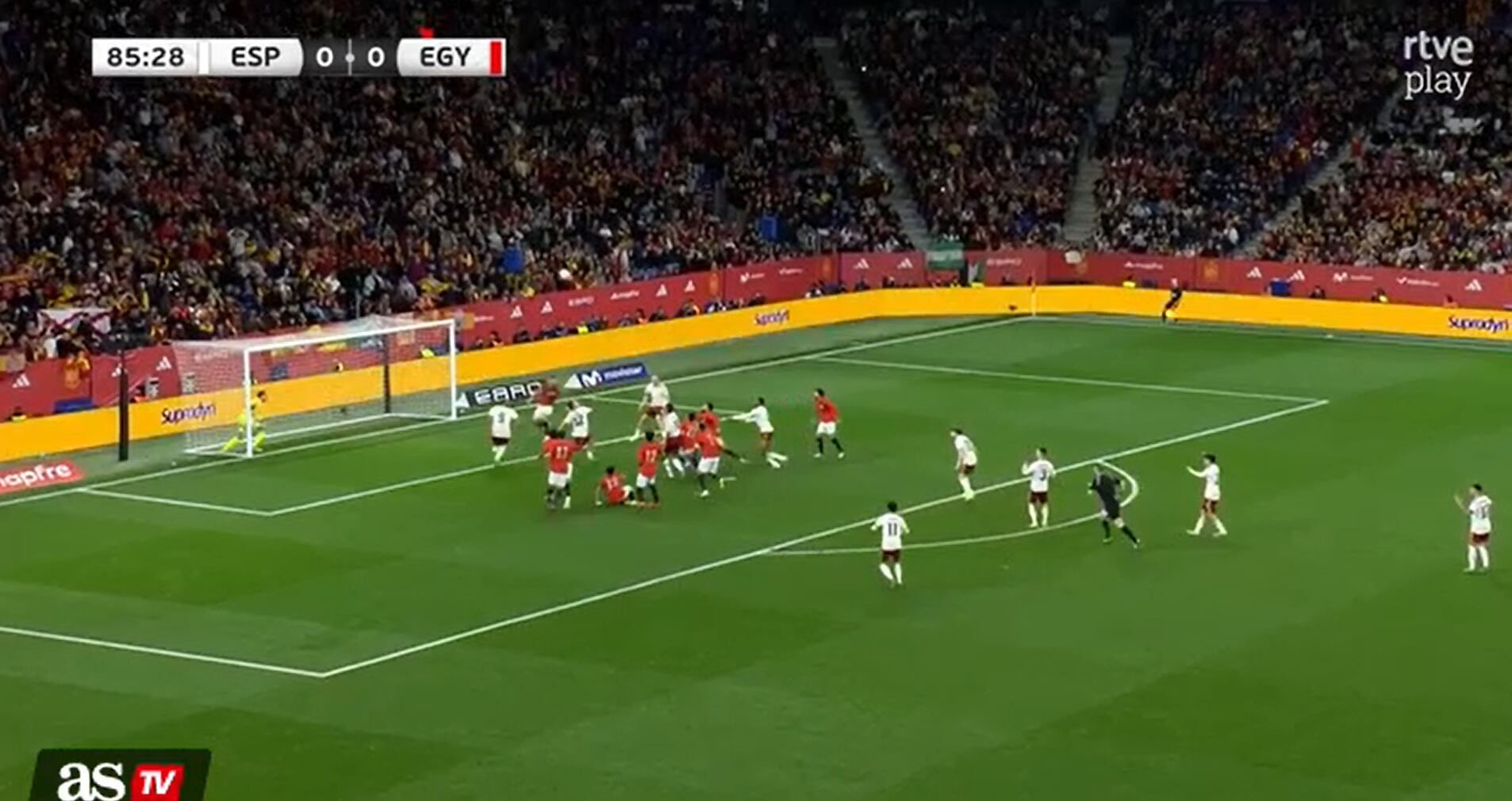 ¿Qué otra selección tiene un suplentísimo capaz de hacer esto? Lo que tiene De la Fuente es exagerado