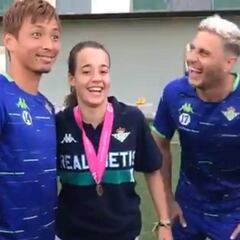 Joaquín reafirma que su humor no tiene límites con una broma a Takashi Inui