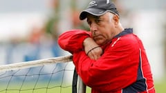 “Falta que Chile reconozca más a Nelson Acosta... no esperemos que se vaya para hacerlo”