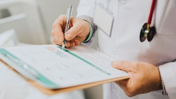 ¿Cuánto dinero te quitan de la nómina si estás de baja? Esto te descuentan del sueldo según el tiempo y el tipo de baja