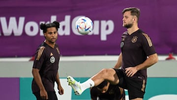 Füllkrug, con Gnabry.