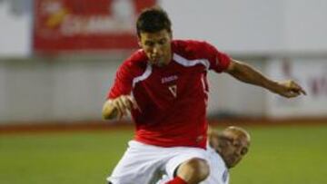 El Murcia pega primero en un derbi bonito e intenso