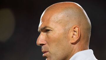 LOS ANGELES, CA - JULY 26: Manager Zinedine Zidane of Real Madrid looks on after a match against Manchester City during the International Champions Cup soccer match at Los Angeles Memorial Coliseum on July 26, 2017 in Los Angeles, California. Sean M. Haffey/Getty Images/AFP
== FOR NEWSPAPERS, INTERNET, TELCOS & TELEVISION USE ONLY ==