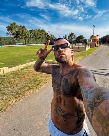 Según varios medios presentes, Otamendi le soltó un tajante: "Esta no la tenés, esta es mía", recordándole al brasileño que, a pesar de sus éxitos en clubes, todavía no ha ganado el trofeo máximo a nivel selecciones.