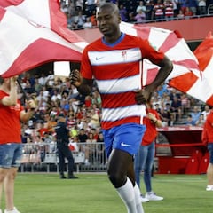 El Granada ya estudia el futuro de Adrián Ramos, que acaba contrato en diciembre