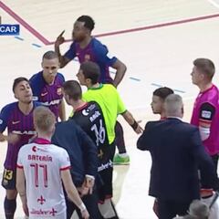 Quedaban 50" y ganaba 4-3: la increíble manera en que perdió un Barça que culpa al árbitro