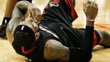 Howard y Harden humanizan a LeBron y tumban a Miami