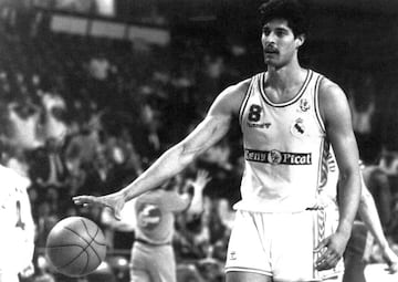 Su primera experiencia en la Liga espa?ola fue en el CAI Zaragoza al que lleg¨® para sustituir a Tony Brown en octubre de 1988. Aquel a?o promedi¨® 17,4 puntos con el equipo ma?o y ese verano puso rumbo a la NBA. Jug¨® en Utah dos temporadas y media (fue el primer puertorrique?o drafteado en la Liga norteamericana). Cortado en febrero de 1990, se comprometi¨® con el Real Madrid (ocupa la plaza de Dennis Nutt), donde s¨®lo estar¨ªa unos meses. Despu¨¦s llegar¨ªan Barcelona (1990-92 y ganador de una Copa del Rey), Festina Andorra (1992-93) y Unicaja (1993-94). Sus ¨²ltimos a?os en Europa los pas¨® en Grecia y logr¨® la Copa Korac con el Aris de Tesal¨®nica. Tras dar positivo por estanozolol, lo que le acarre¨® una sanci¨®n de dos a?os, volvi¨® a su pa¨ªs donde se retir¨® a los 43 a?os. Su vida desde entonces no ha sido f¨¢cil: ha superado problemas con las drogas, con la justicia y estuvo totalmente arruinado. El pasado verano ingres¨® en el Hall of Fame de la FIBA y ahora regenta una pizzeria.