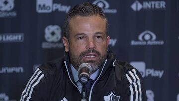 Rafael Puente del R&iacute;o ha sido presentado como t&eacute;cnico del Atlas, horas antes de que el equipo enfrente a Xolos de Tijuana, en el Estadio Jalisco.