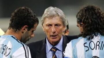 Jos&eacute; Pekerman, Juan Pablo Sor&iacute;n y Javier Mascherano en el mundial 2006 ante M&eacute;xico en octavos de final