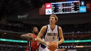 <b>COMIENZO. </b>Nowitzki no pudo evitar la dura derrota de Dallas ante Miami tras la celebración del título. Antes, New York había ganado a Boston con Alicia Keys en el Madison.