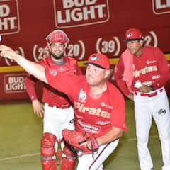 'Pancho Ponches' llegó a 200 triunfo y se despidió del béisbol