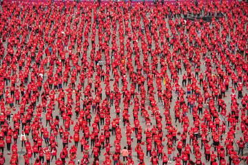 La clase se ha desarrollado en el Zócalo, la plaza central de la ciudad de México para intentar superar el récord que ostenta actualmente Moscú, que en 2017 reunió a unos 3.000 participantes.