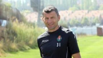 El técnico vallisoletano ha llamado a canteranos para solventar las bajas del primer equipo.