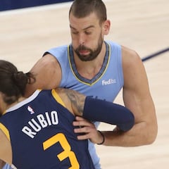 Marc (17+10+7) y sus Grizzlies ganan a los Jazz de Ricky (22+11)