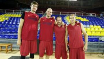 341 partidos de liga con el Baskonia. Pleiss, Lampe, Huertas y Oleson (que no jugará porque sigue de baja) dejaron Vitoria para irse a Barcelona. Entre los cuatro sumaron 341 partidos de Liga Endesa con el equipo vasco. Pleiss ha sido el último en cambiar de aires.