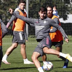 El canterano Chust, novedad en una lista sin laterales derechos