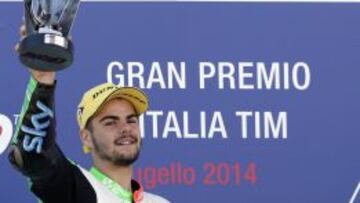 Romano Fenati en el podio de Mugello.