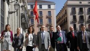 Luc&iacute;a Figar, Theresa Zabell, Ana Botella, Alejandro Blanco, Patxi Perurena, Miguel Cardenal, Miguel Sagarra y V&iacute;ctor S&aacute;nchez, tras conocer el informe.