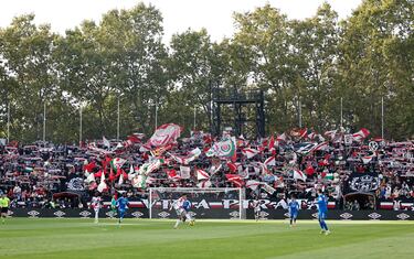 Vallecas siempre cumple ante su equipo. Ambientazo en el partido ante el Real Madrid.