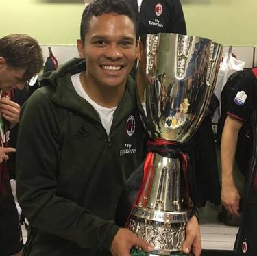 Carlos Bacca cierra un año complicado con titulo italiano