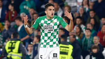 El central espa&ntilde;ol del Betis, Marc Bartra, durante un partido.