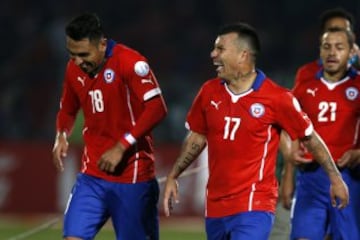 La pareja de centrales de Chile lleva jugando casi siete años juntos. Son pilares fundamentales en la zaga nacional, y parte importante de la obtención de la Copa América 2015.