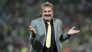 El técnico argentino publicó en su cuenta oficial que cada miércoles analizará la estrategia de equipos que hicieron época en el balompié internacional.
