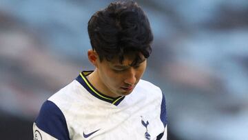Tottenham Hotspur's South Korean striker Son Heung-Min reacts at the final whistle during the English Premier League football match between Tottenham Hotspur and Aston Villa at Tottenham Hotspur Stadium in London, on May 19, 2021. (Photo by Richard H