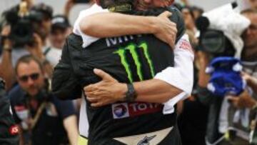 CON SU CAMPE&Oacute;N. Quandt felicita a Roma tras el t&iacute;tulo logrado por el espa&ntilde;ol en el Dakar de 2014.
 