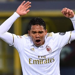 Carlos Bacca cumple y paga la cena a todo el Milan