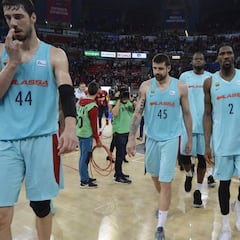 Más de la mitad de los socios suspenden al Barcelona