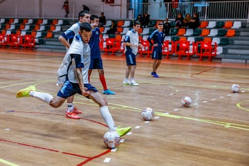 Sergio Olmos, durante un entrenamiento con el Club Arganda Futsal.