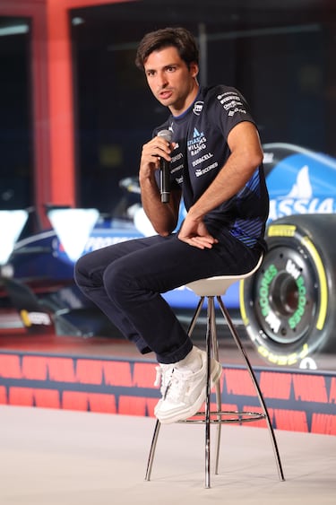 Carlos Sainz durante la presentación. 