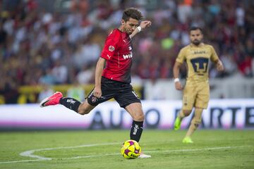Salas jugó todos los partidos del Clausura con Atlas siendo ya un habitual en el mediocampo de 'La Academia'.