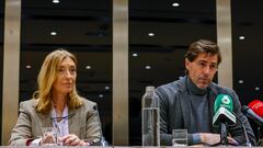 La secretaria general de la Real Federación Española de Atletismo (RFEA), Ana Ballesteros, junto al presidente de la RFEA, Raúl Chapado.