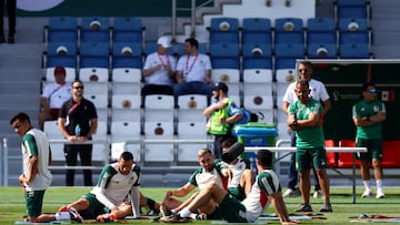 Soccer Football - FIFA World Cup Qatar 2022 - Mexico Training - Al Khor SC Stadium, Al Khor, Qatar - November 29, 2022 Mexico's Hector Herrera with teammates during training REUTERS/Siphiwe Sibeko