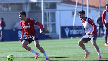 Torró, a la izquierda, durante el entrenamiento de hoy.