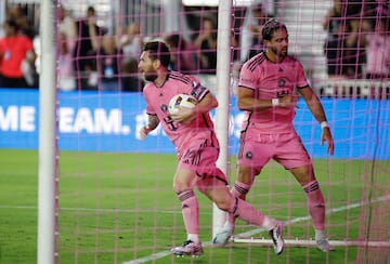 Inter Miami's Argentine forward #10 Lionel Messi (L) celebrates