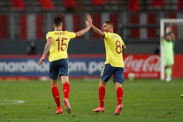 La Selección Colombia derrotó 0-3 a Perú en el estadio Nacional de Lima, por la séptima jornada de las Eliminatorias Sudamericanas.