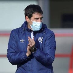 Iraola regresa con 15 jugadores disponibles del primer equipo