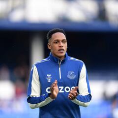 Yerry Mina saldría del Everton en caso de descender