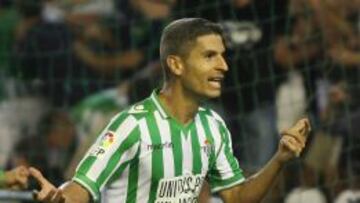 FELIZ. Salva Sevilla se encuentra a gusto en el Betis y en la ciudad, aunque acaba contrato en 2014.