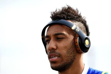 We're willing to negotiate for Aubameyang, says Dortmund CEO