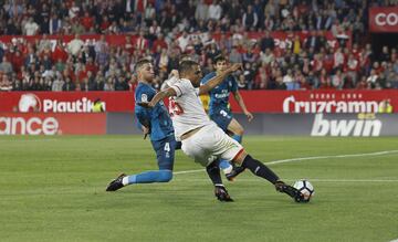 3-0. Sergio Ramos marcó en propia puerta tras tocar un balon centrado desde la derecha por Gabriel Mercado.