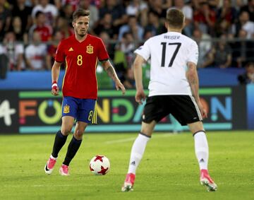 Spain, midfielder, (22).