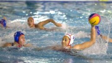 España arrolla a Rusia y se coloca primera de grupo (16-9)