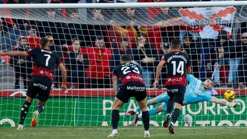 Muriqi bate a la tercera a Joan García