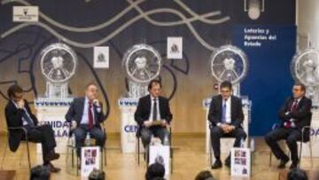 Los directores de los periódicos: Joan Vehils, Alfredo Relaño, Óscar Campillo y Santi Nolla, durante el coloquio moderado por Julián Redondo (situado en el centro de la imagen).