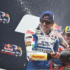 Márquez reaviva el Mundial